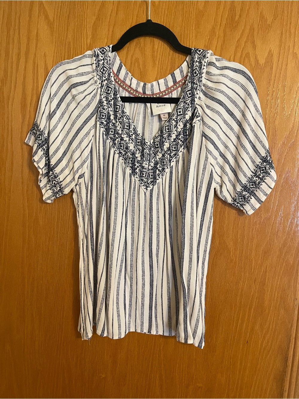 Knox Rose White and Navy Striped V-Neck Blouse